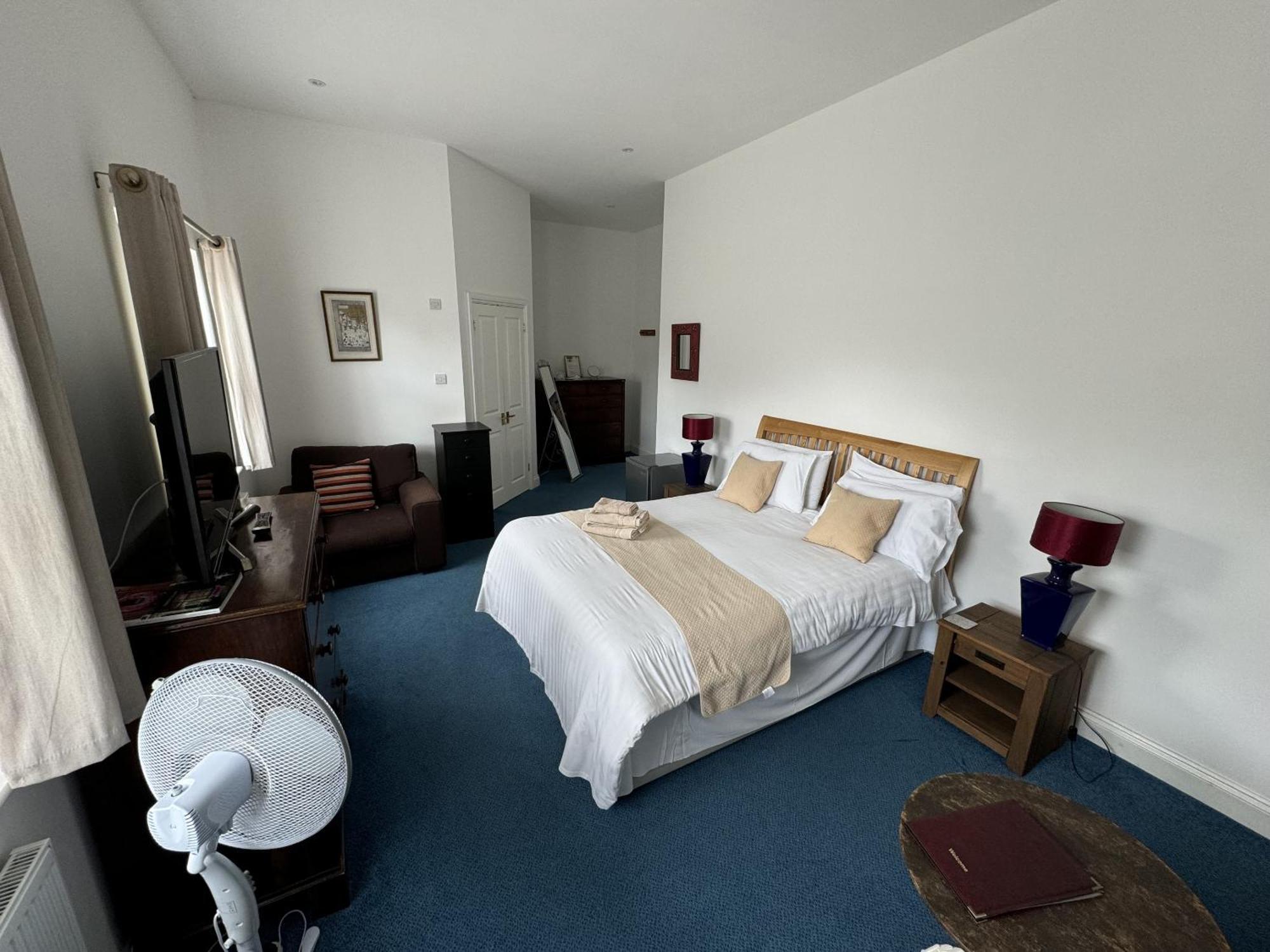 Hookwood Lodge London Gatwick Хорли Номер фото